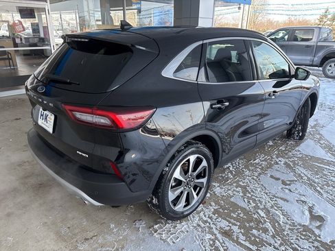 Used 2024 Ford Escape Platinum image 5