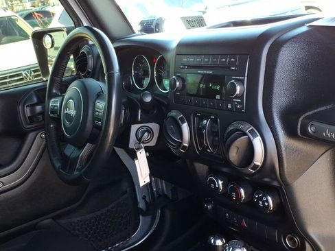 Used 2018 Jeep Wrangler Unlimited Sport S image 14