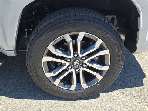 New 2026 Toyota 4Runner Limited AWD/4WD image 34