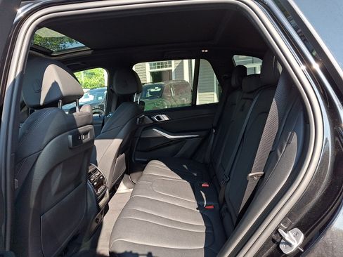 Used 2021 BMW X5 xDrive45e w/ Parking Assistance Package AWD/4WD image 11