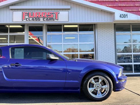 Used 2005 Ford Mustang GT Premium image 11