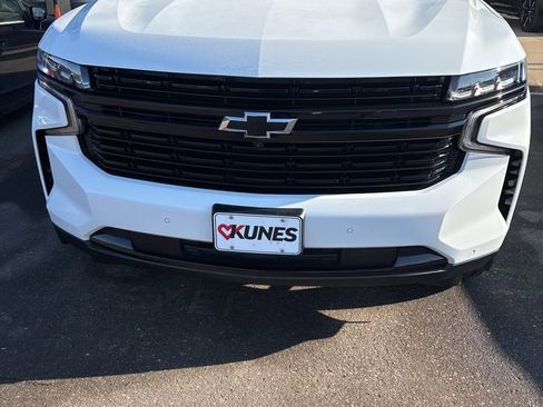 Used 2024 Chevrolet Suburban RST w/ Luxury Package image 5