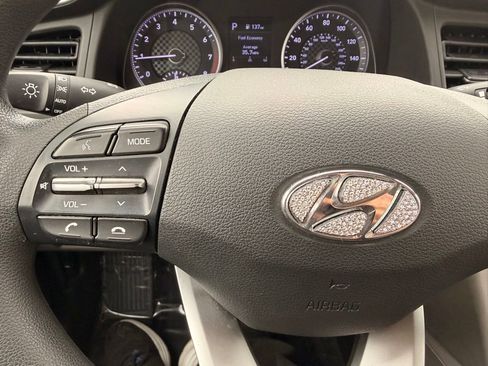 Used 2019 Hyundai Elantra SEL image 16