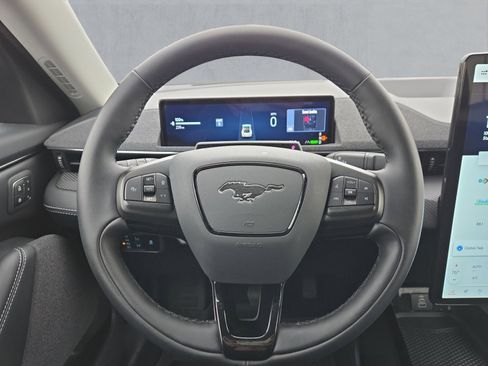 Certified 2025 Ford Mustang Mach-E Premium image 13