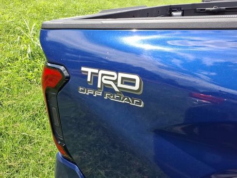 Used 2024 Toyota Tacoma TRD Off-Road w/ TRD Off Road Premium Package AWD/4WD image 3