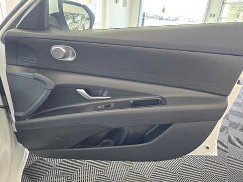 New 2026 Hyundai Elantra Hybrid FWD image 41