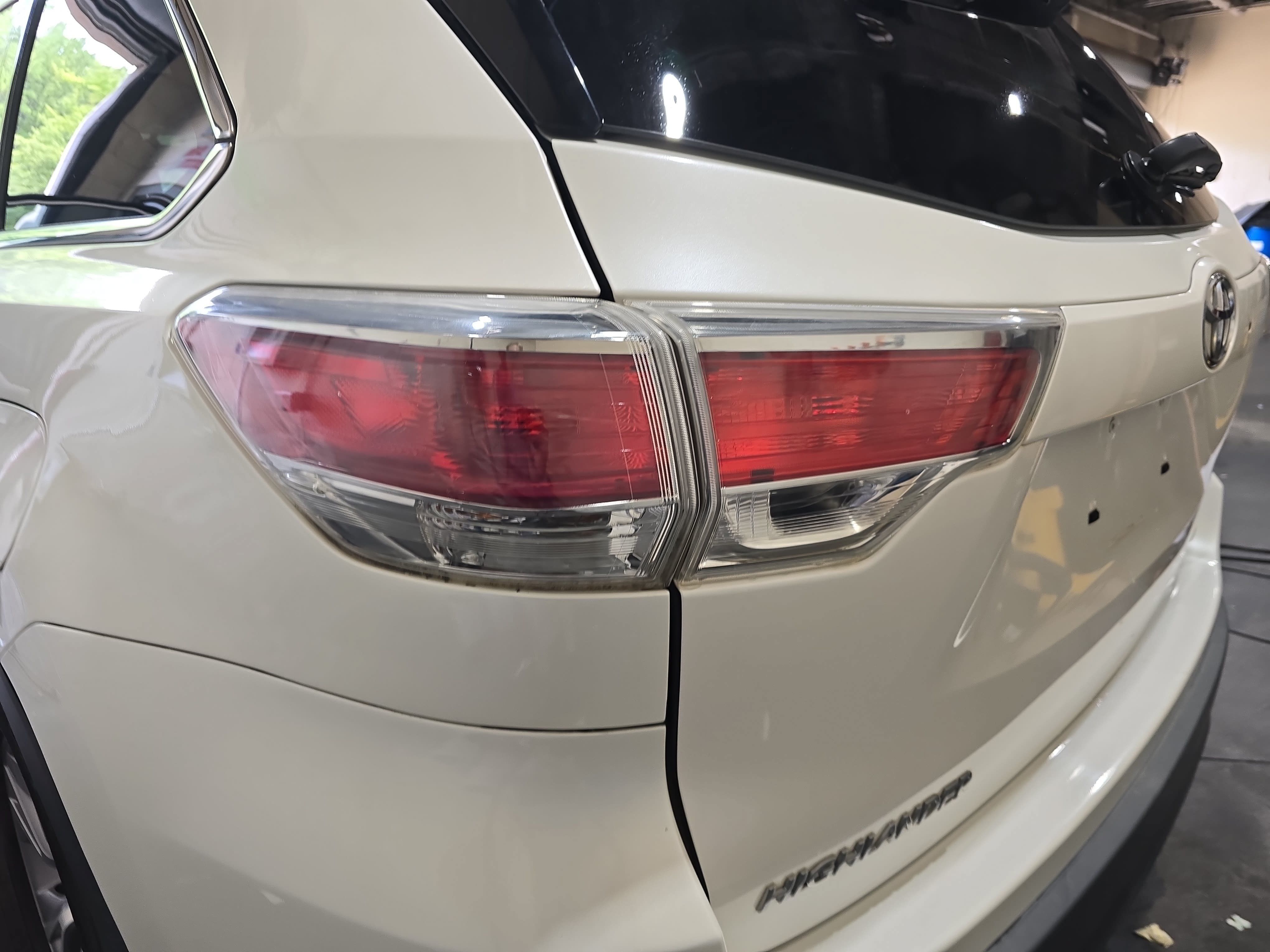 Used 2015 Toyota Highlander XLE FWD image 34