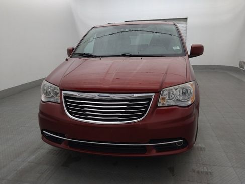 Used 2016 Chrysler Town & Country Touring FWD image 15