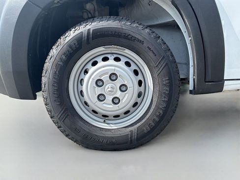 Used 2023 RAM ProMaster 2500 FWD image 12