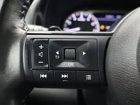 Used 2024 Nissan Pathfinder SV FWD image 24