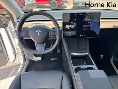 Used 2021 Tesla Model Y Long Range AWD/4WD image 13