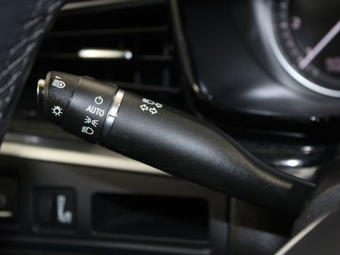 Used 2024 Cadillac XT5 Premium Luxury image 39