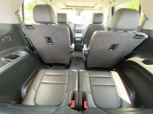 Used 2023 GMC Acadia AT4 w/ Preferred Package AWD/4WD image 18