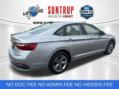 Used 2024 Volkswagen Jetta SE FWD image 6