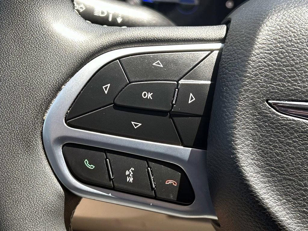 Used 2022 Chrysler Pacifica Touring-L FWD image 24