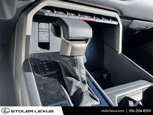 Used 2024 Toyota Tundra Limited image 32