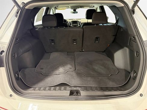 Used 2022 Chevrolet Equinox LT image 25
