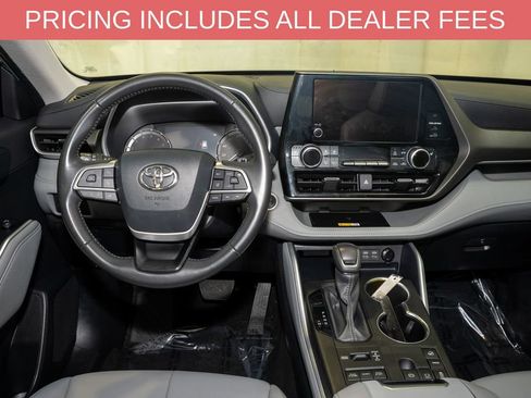 Certified 2024 Toyota Highlander XLE AWD/4WD image 7