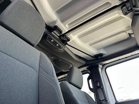 New 2026 Jeep Gladiator Sport AWD/4WD image 15