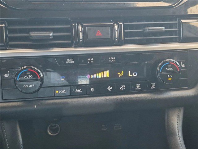 Used 2022 Nissan Pathfinder SV AWD/4WD image 13