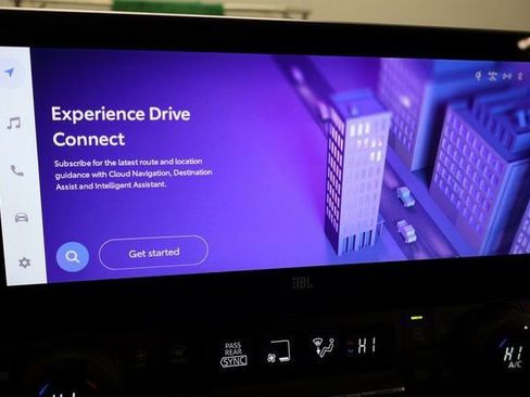 Used 2024 Toyota Grand Highlander Limited image 21