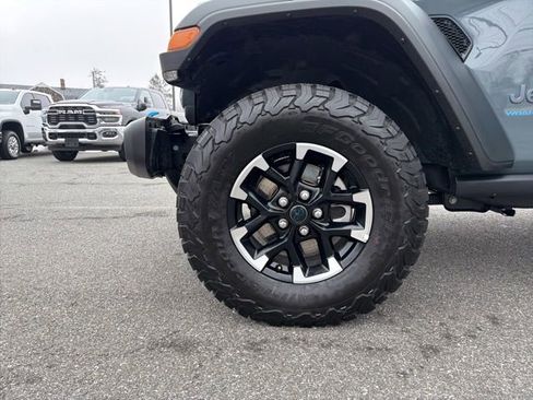 Used 2025 Jeep Wrangler Unlimited Rubicon 4xe image 24