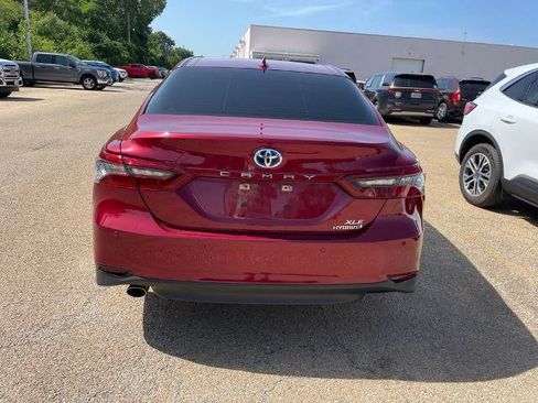 Used 2022 Toyota Camry XLE w/ Navigation Upgrade Package FWD image 3