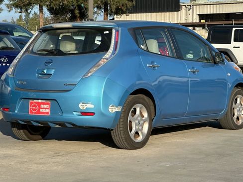 Used 2011 Nissan Leaf w/ Eco Design Pkg image 3