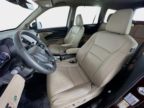 Used 2021 Honda Pilot Touring image 12