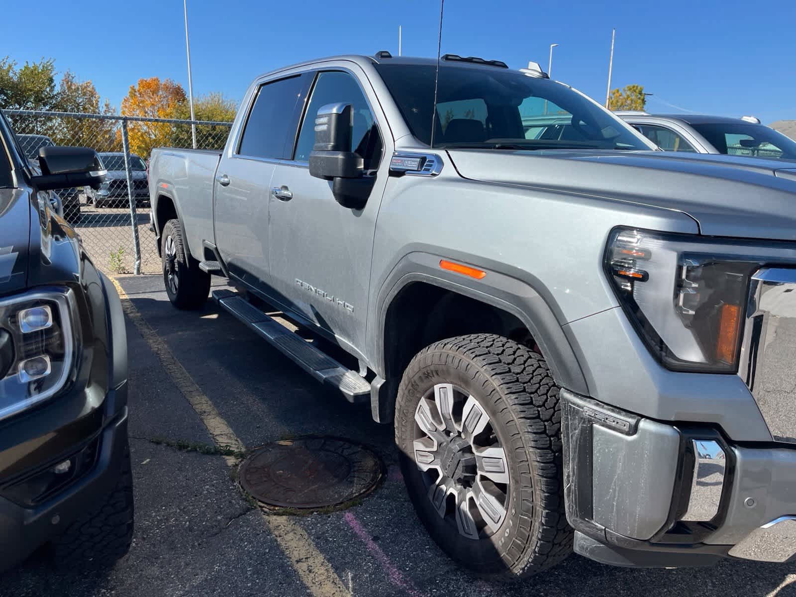 Used 2024 GMC Sierra 2500 Denali w/ Denali Reserve Package AWD/4WD image 24