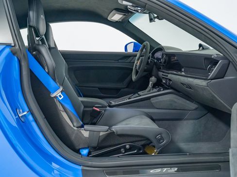 Used 2022 Porsche 911 GT3 image 22