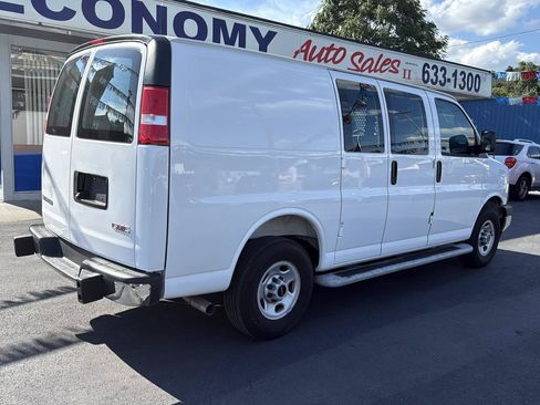 Used 2025 GMC Savana 2500 w/ Driver Convenience Package RWD image 3
