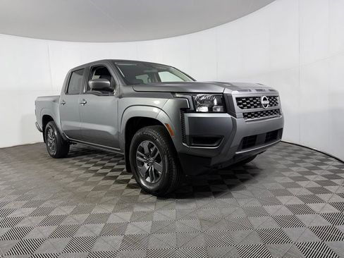 Used 2025 Nissan Frontier SV RWD image 4