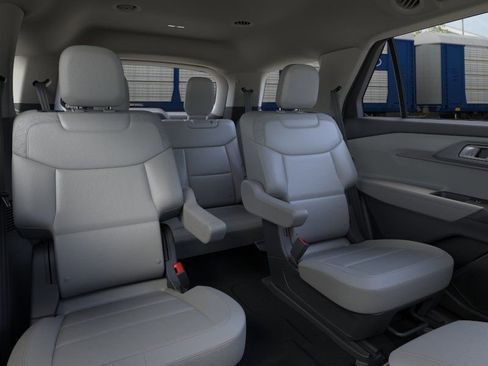 New 2026 Ford Explorer Active RWD image 11