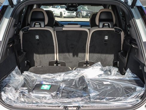 New 2026 Volvo XC90 T8 Plus w/ Protection Package Premier AWD/4WD image 13