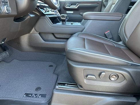 New 2026 GMC Sierra 1500 Denali w/ Denali Reserve Package image 14