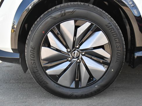 Used 2024 Nissan Ariya AWD image 12