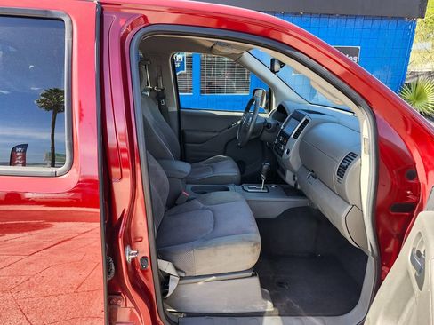 Used 2020 Nissan Frontier SV RWD image 17