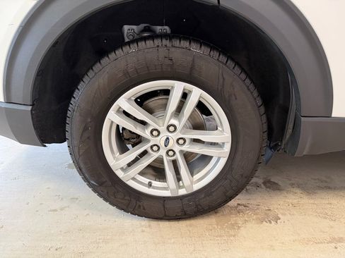 Used 2022 Ford Explorer XLT image 10