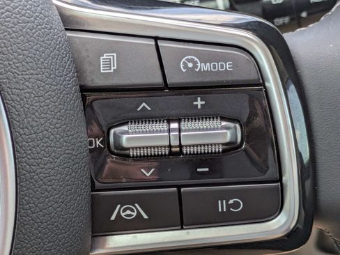 Certified 2023 Kia Sorento S FWD image 34