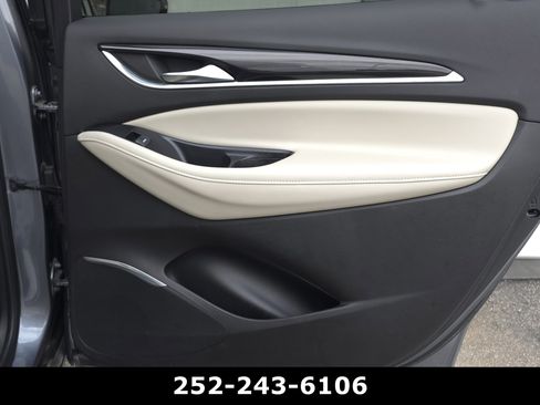 Used 2021 Buick Enclave Essence image 40