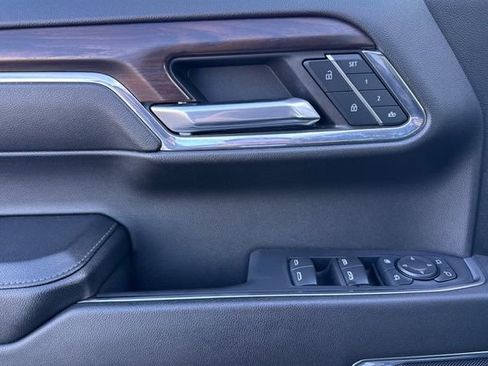 Used 2024 GMC Sierra 1500 SLT image 11