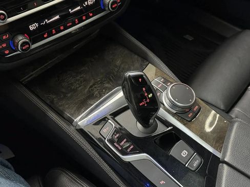 Used 2020 BMW M550i xDrive AWD/4WD image 25