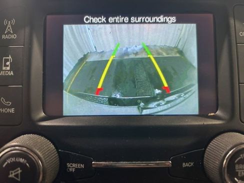 Used 2018 RAM 1500 Classic SLT AWD/4WD image 16