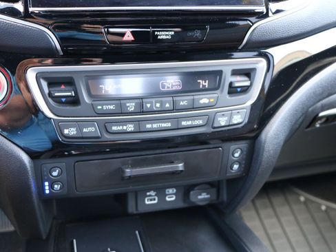 Used 2024 Honda Ridgeline Black Edition image 24