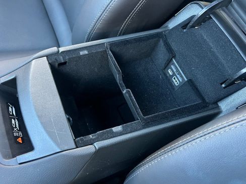 Used 2025 Cadillac XT5 Premium Luxury image 30