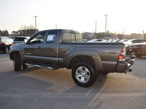 Used 2011 Toyota Tacoma PreRunner w/ TRD Sport Pkg image 6