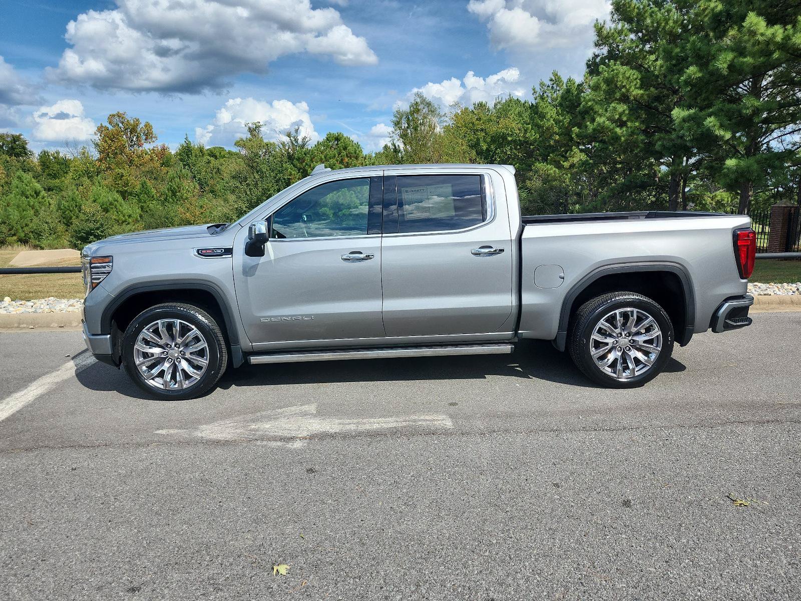 Certified 2023 GMC Sierra 1500 Denali w/ Denali Reserve Package AWD/4WD image 2