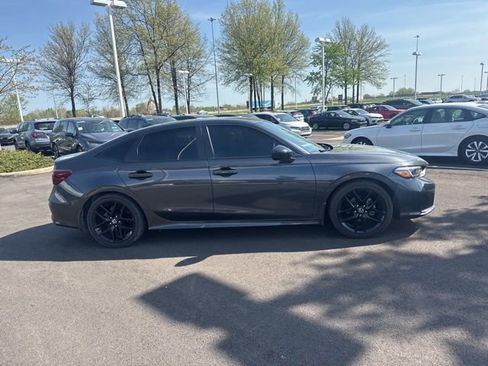 Used 2025 Honda Civic Sport image 9