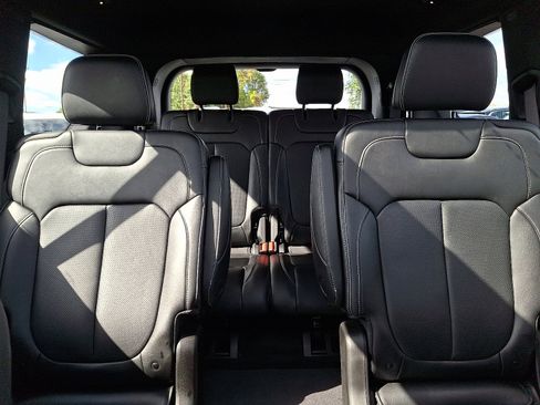 Used 2021 Jeep Grand Cherokee L Overland w/ Luxury Tech Group IV image 15